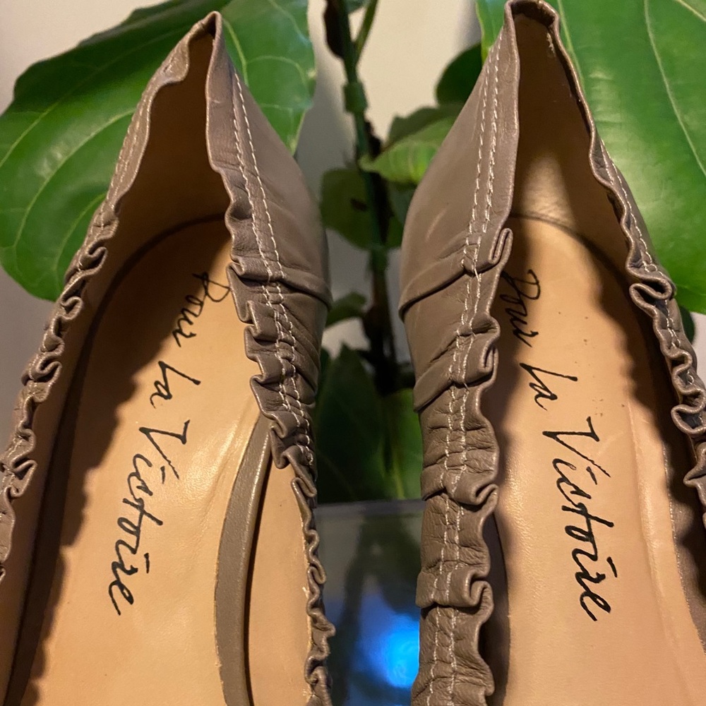 Pour La Victoire Leather Heels